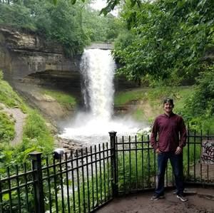 Meet your Posher, Tom